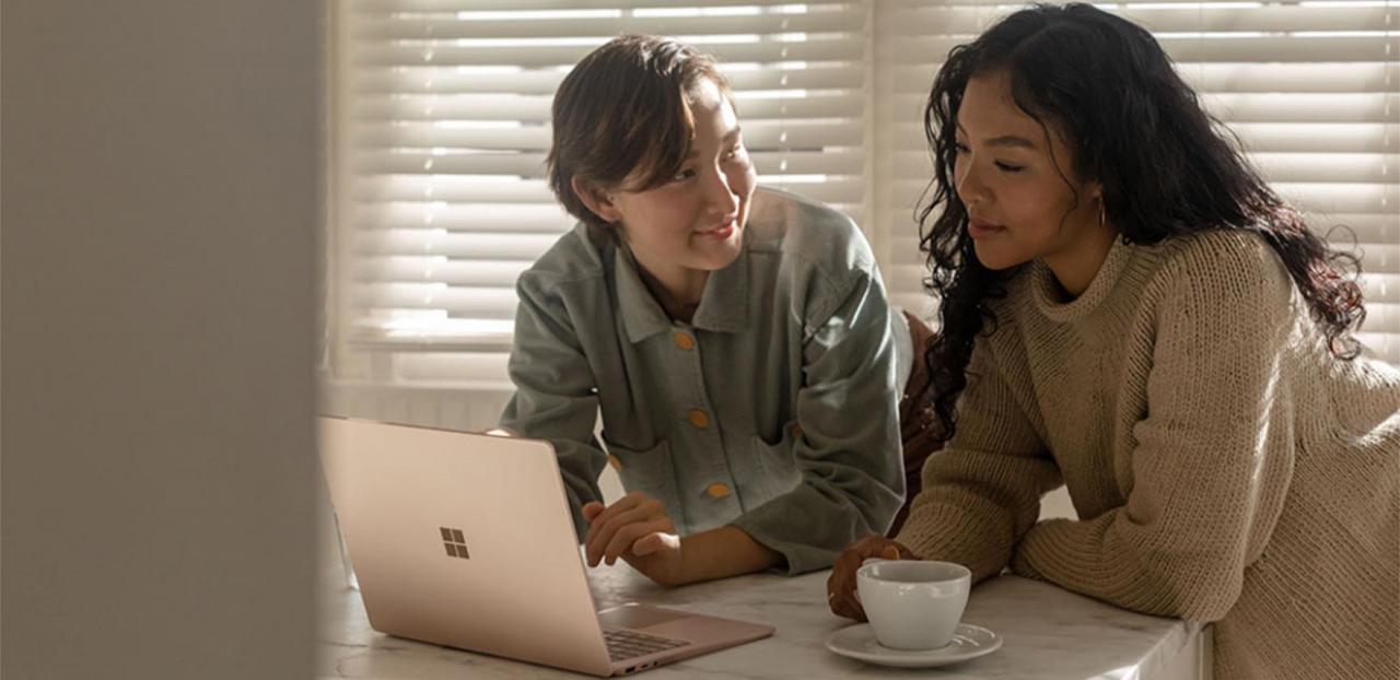 传微软年底推出更轻量级Surface Laptop