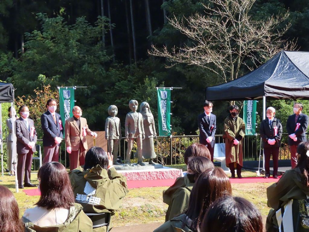 日本进击的巨人铜像揭幕仪式中谏山创透露：「进击的巨人还剩1%~2%完结」 ​​​​插图6